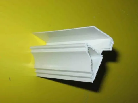 Пластиковый плинтус для подвесного потолка